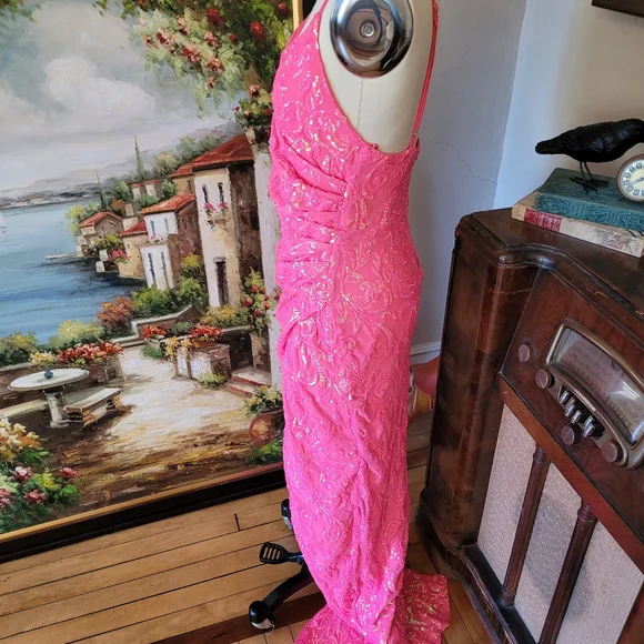 Barbie pink sequin formal gown Windsor Medium - Picture 7 of 11